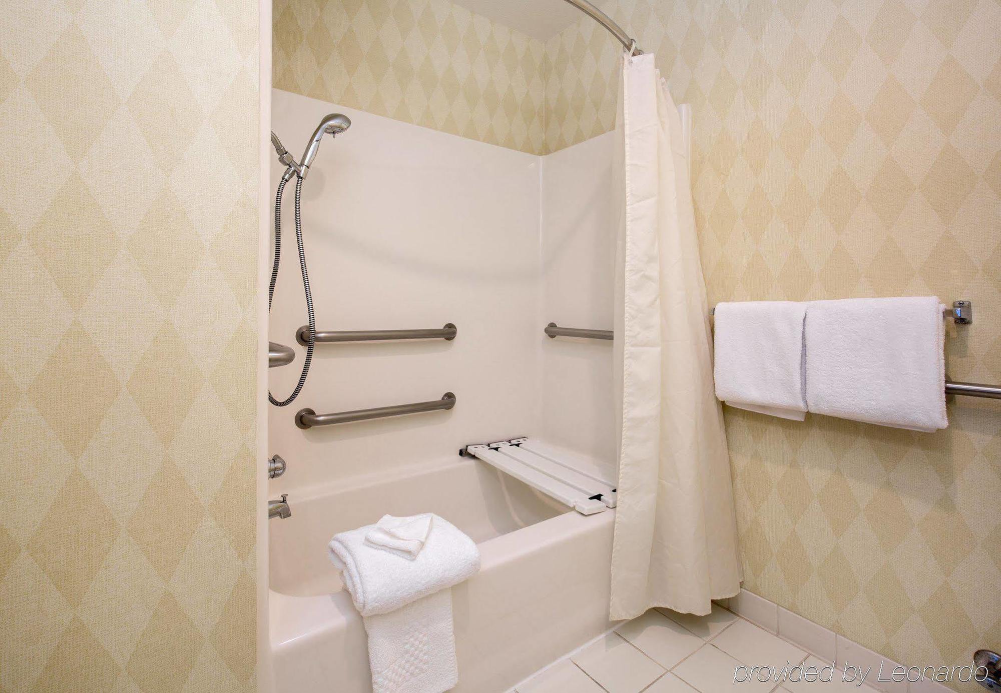Hotel By Marriott